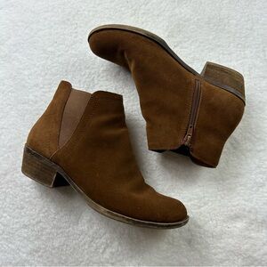 Kensie “Garry” Brown Suede Ankle Boots